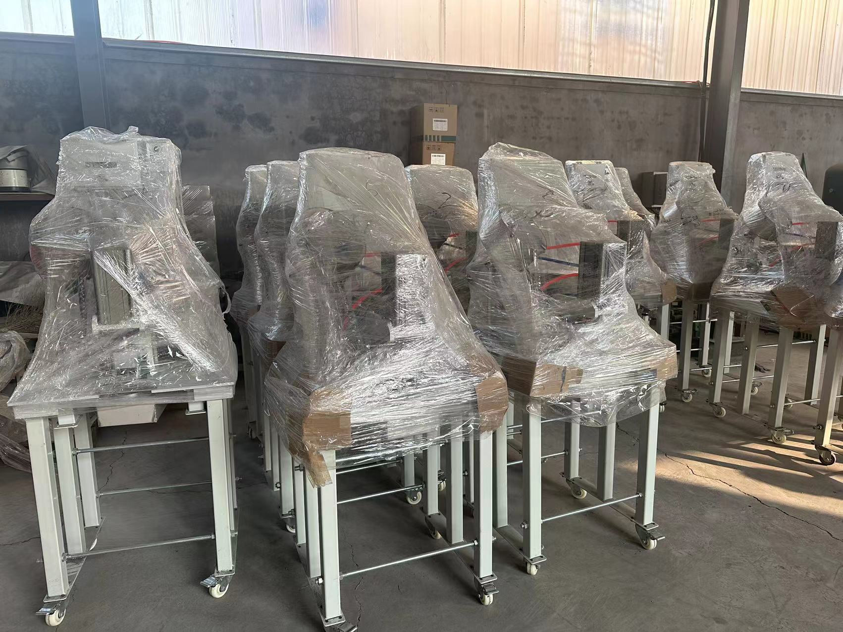 雙杠換模打扣機